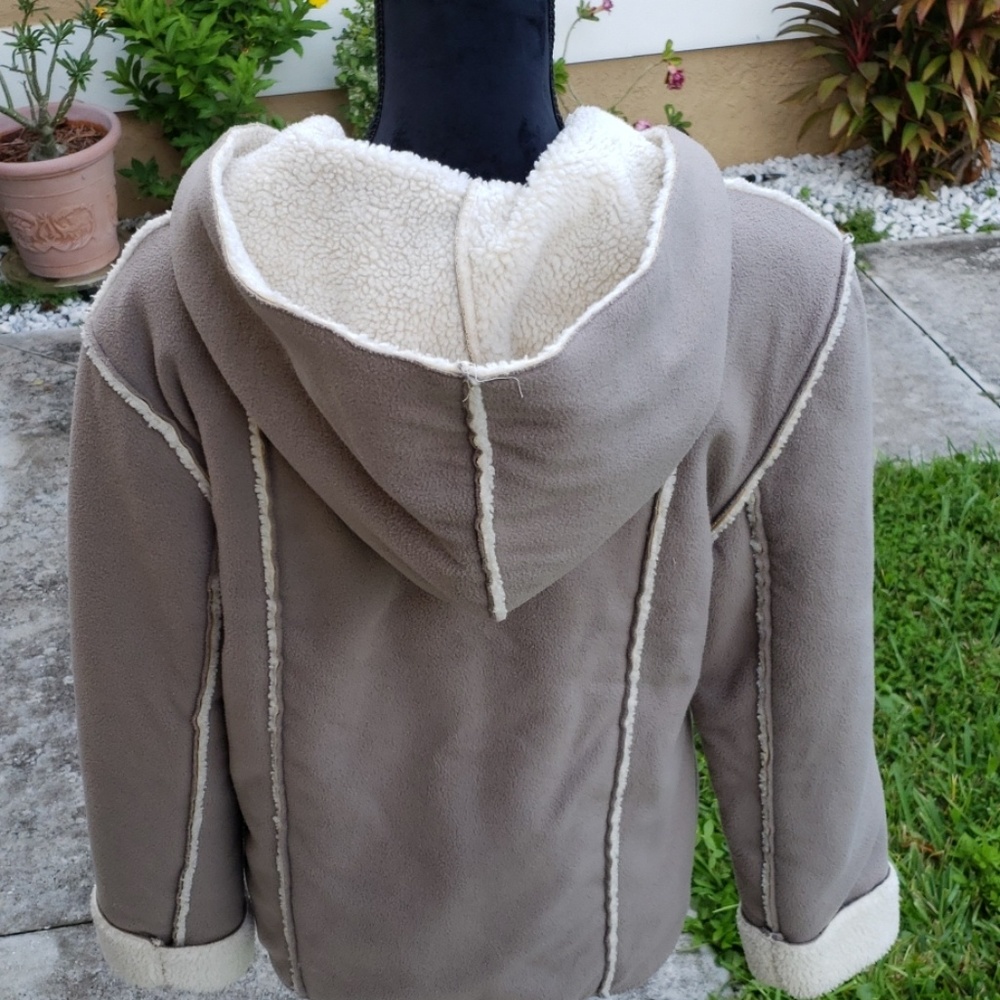 Fall or Winter coat - Picture 7 of 8